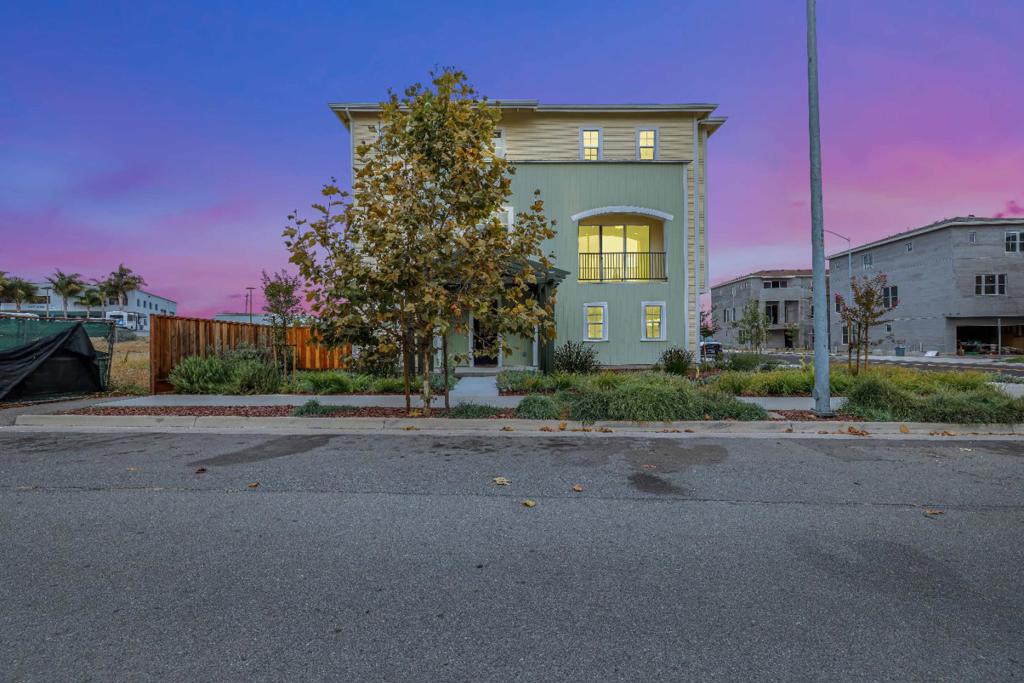 401 San Luis Avenue
