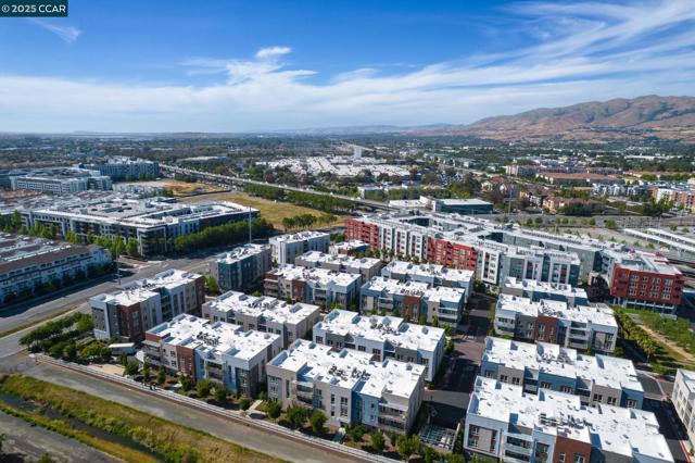 320 Riesling Ave, Milpitas CA: https://media.crmls.org/mediaz/a1135fa3-621e-45a4-9fc9-b0d9b0db2f6c.jpg