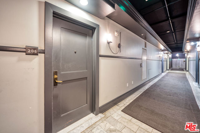 460 S SPRING Street, Los Angeles CA: https://media.crmls.org/mediaz/a113d797-a121-45aa-8e02-6b59f05fe988.jpg