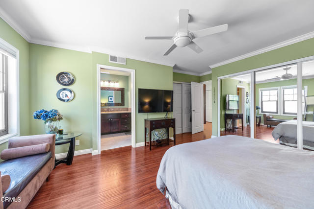 832 Magnolia Avenue, Pasadena CA: https://media.crmls.org/mediaz/a113e456-31f4-47e4-97d7-14b12cb6bae0.jpg