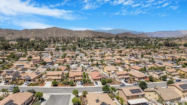 33129 Big Range Dr, Winchester CA: https://media.crmls.org/mediaz/a1141f1d-9301-47ec-946b-e234bf871d9b.jpg