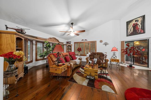 2410 Mount Elena Way, Jamul CA: https://media.crmls.org/mediaz/a1144f89-88d1-4a70-9d8c-e1a31e853905.jpg