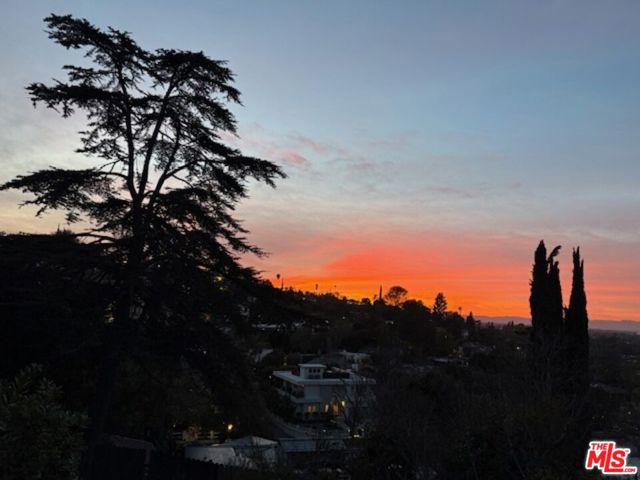 13201 Cheltenham Drive, Sherman Oaks CA: https://media.crmls.org/mediaz/a1145789-29e5-44cb-ae51-bb0031abfe2d.jpg