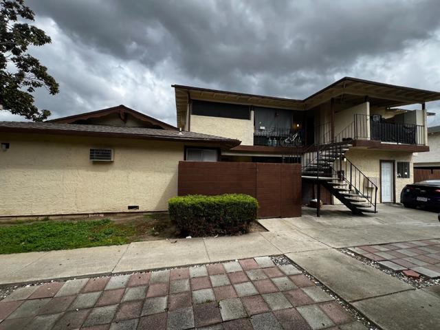 872 Canfield Court, San Jose CA: https://media.crmls.org/mediaz/a114975e-4f30-40ad-a6db-c7a8c3da8bbb.jpg