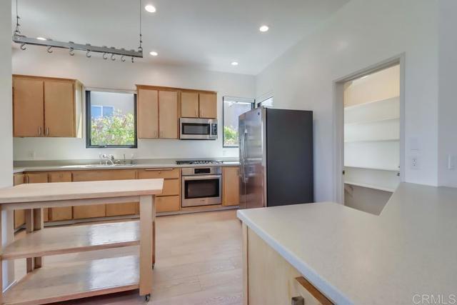 Detail Gallery Image 14 of 66 For 170 Jupiter St a,  Encinitas,  CA 92024 - 4 Beds | 3 Baths
