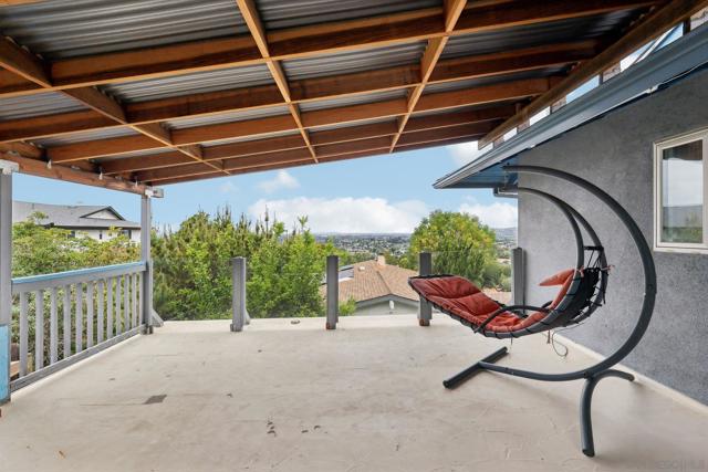 8007 Wetherly St, La Mesa CA: https://media.crmls.org/mediaz/a1155978-666b-4e7a-b08b-6942f879f033.jpg