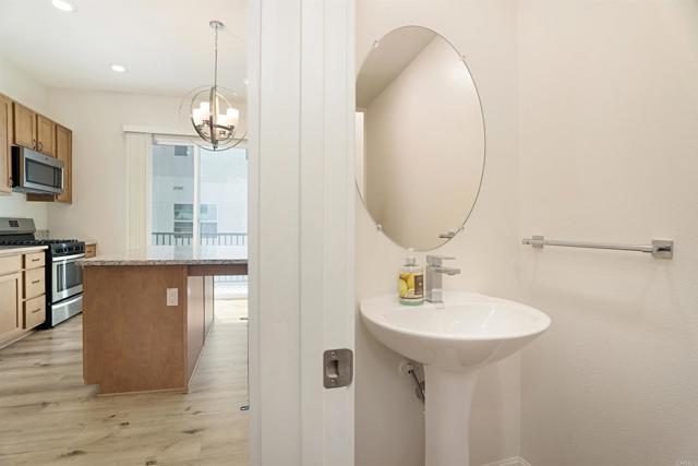 Detail Gallery Image 13 of 21 For 1455 Banahaw Dr #1,  Chula Vista,  CA 91915 - 2 Beds | 2/1 Baths