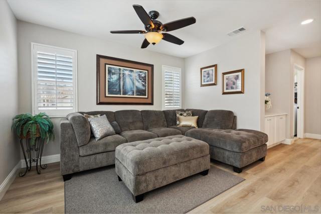 11353 Creekstone Ln, San Diego CA: https://media.crmls.org/mediaz/a117b050-afd2-4ecb-8e24-f53a0d3aade6.jpg