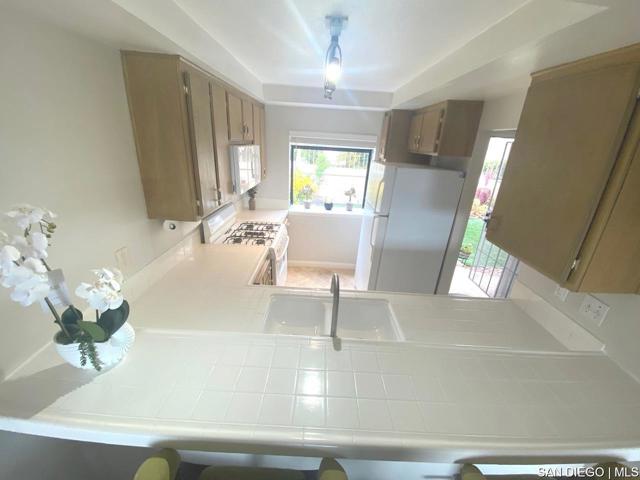 108 S Kihridge LN, Encinitas CA: https://media.crmls.org/mediaz/a117f9ad-726b-4a31-9578-df03a0cbf9a2.jpg