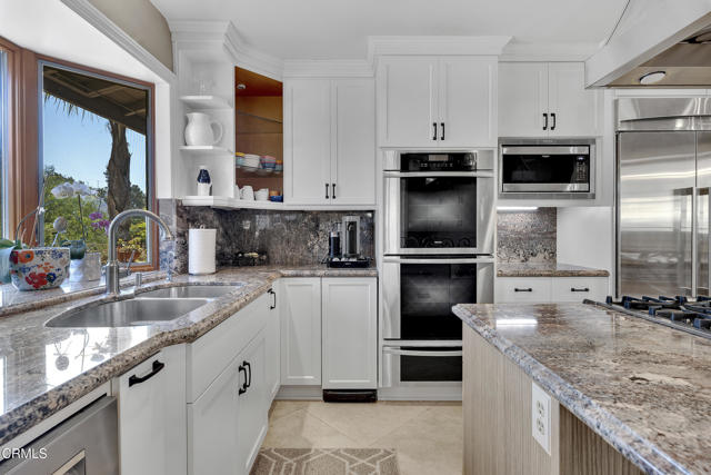 9999 Wornom Avenue, Sunland CA: https://media.crmls.org/mediaz/a118ad9f-ca1f-4efa-beb3-65b9622e6375.jpg