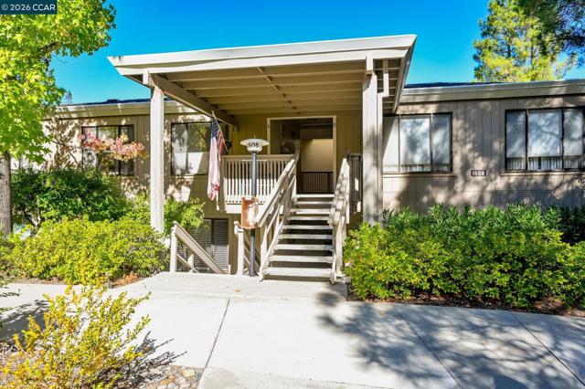 1508 Canyonwood Ct, Walnut Creek CA: https://media.crmls.org/mediaz/a118fd9d-6161-45a0-8a71-b4a7666b0bf9.jpg