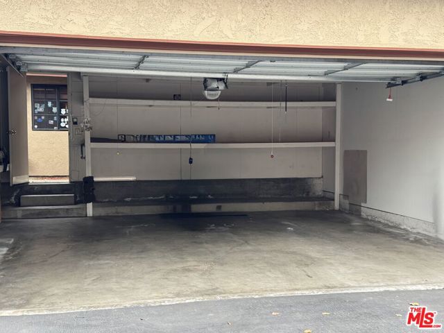 3635 Via Pacifica Walk, Oxnard CA: https://media.crmls.org/mediaz/a1194d82-01a6-4e88-a90f-577d0027a0cf.jpg