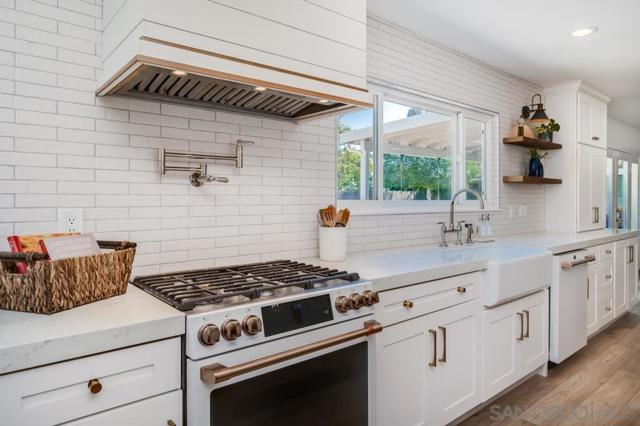 7634 Flag Lake, San Diego CA: https://media.crmls.org/mediaz/a11952eb-81a3-4b00-bfc0-68e9b7d6294d.jpg