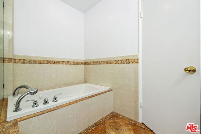 5905 S Chariton Avenue, Los Angeles CA: https://media.crmls.org/mediaz/a11a05de-ea8e-4e1b-af4d-91724c980cbb.jpg