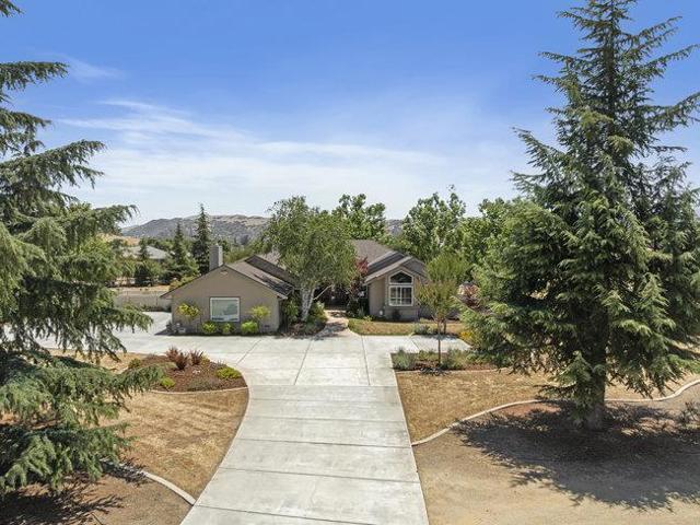 5636 Sundown Lane, Tres Pinos CA: https://media.crmls.org/mediaz/a11af1f2-e8af-4147-abfe-fe3157721b1a.jpg