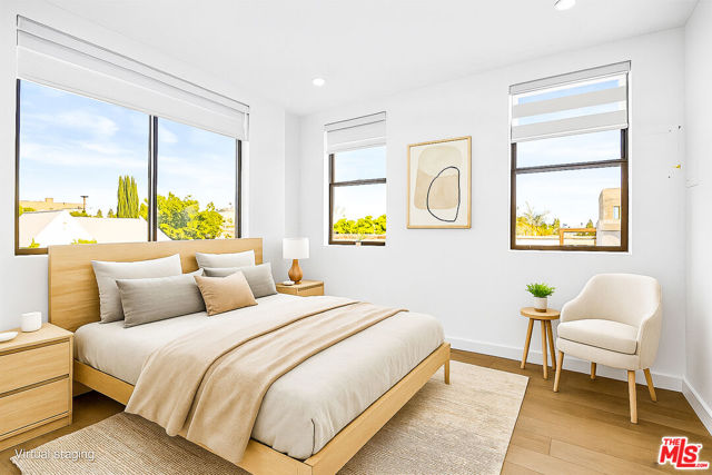 535 N Formosa Avenue, Los Angeles CA: https://media.crmls.org/mediaz/a11b9fbf-8d11-4e62-a242-5857574ddeb4.jpg