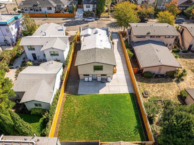 5919 Dover St, Oakland, California 94609, ,Multi-Family,For Sale,Dover St,41075754