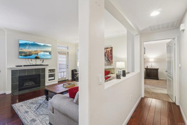 Detail Gallery Image 3 of 25 For 10978 Serafina Ln, San Diego,  CA 92128 - 2 Beds | 2 Baths