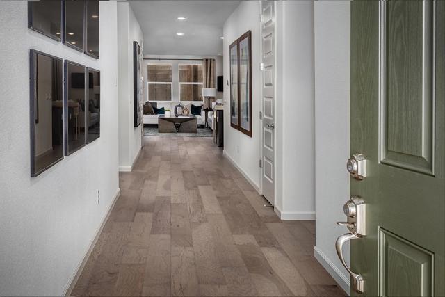 1901 Amaryllis Drive, Hollister CA: https://media.crmls.org/mediaz/a11e1b1d-a254-46f3-8266-38d9b9f4d53d.jpg