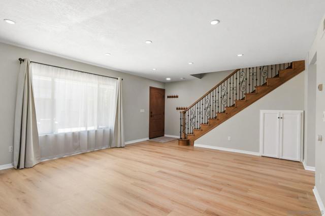 Image 7 of 36 For 835 E Ave  B