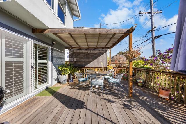 2461 Trenton Dr, San Bruno CA: https://media.crmls.org/mediaz/a11ee74c-207c-4d64-85e7-f14ee70400bd.jpg