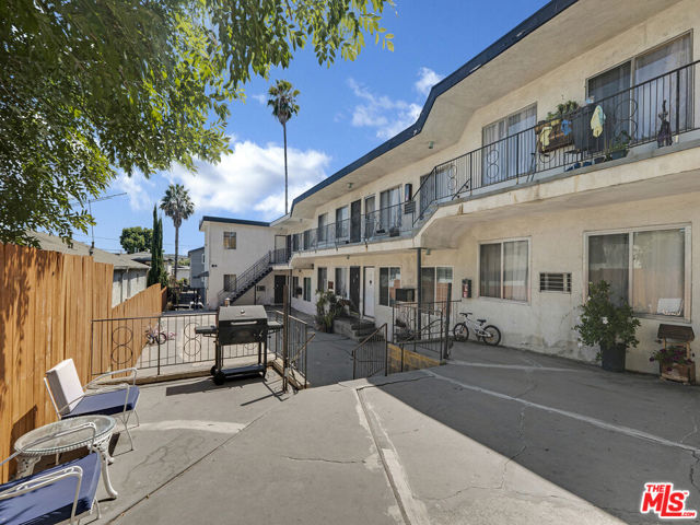 5623 Meridian Street, Los Angeles CA: https://media.crmls.org/mediaz/a11f0a5b-32f0-45d0-90e4-a087e4535918.jpg