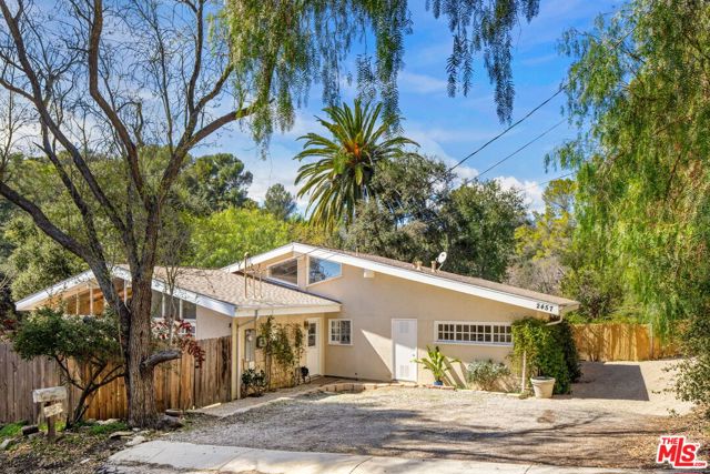 2457 Liberty Lane, Topanga CA: https://media.crmls.org/mediaz/a11ff6e5-1b2f-4b5e-9107-672dc97b7856.jpg