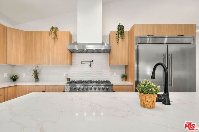 4516 W 63rd Street, Los Angeles CA: https://media.crmls.org/mediaz/a1202630-7da0-4f11-8302-ebd029a3221e.jpg