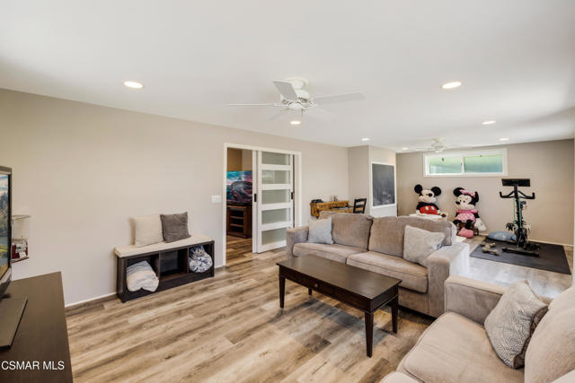 4471 Skyglen Court, Moorpark CA: https://media.crmls.org/mediaz/a120a5ef-4bee-40f3-820d-ef8a9a7f3571.jpg