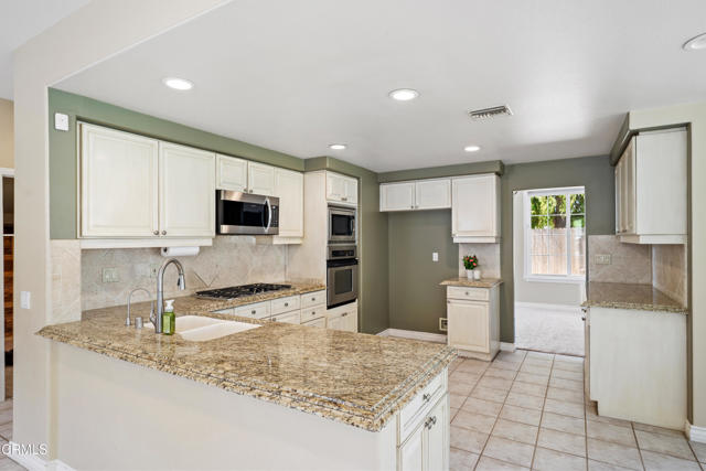 1365 La Culebra Circle, Camarillo CA: https://media.crmls.org/mediaz/a120dc5e-ca09-4cfa-825e-2d0f14c4cea4.jpg