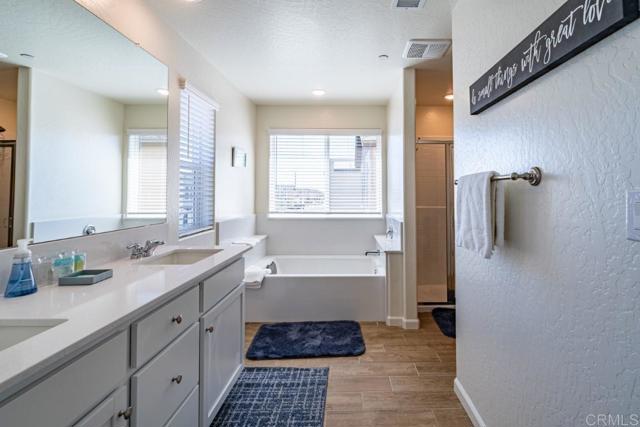 Detail Gallery Image 11 of 26 For 6446 E Meritage Dr, Fresno,  CA 93727 - 3 Beds | 2/1 Baths