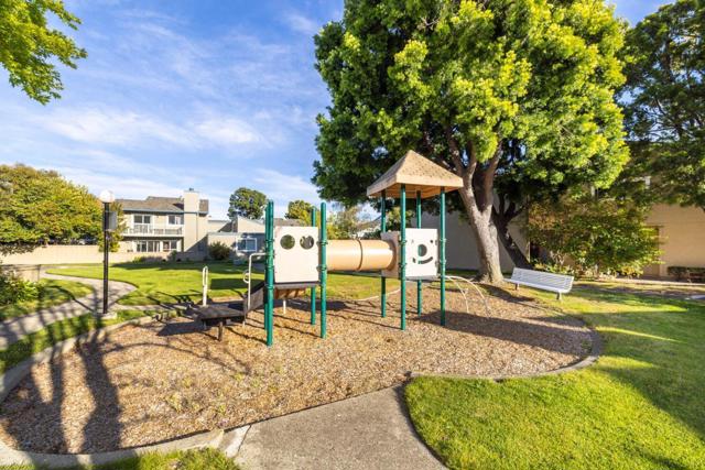902 Virgo Lane, Foster City CA: https://media.crmls.org/mediaz/a1232340-6b33-4ee1-b7f6-7255c2f87d24.jpg