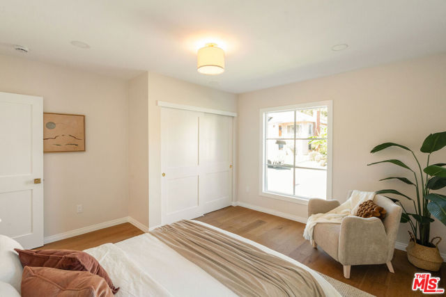 5103 Parkglen Avenue, Los Angeles CA: https://media.crmls.org/mediaz/a123aa95-3a80-44a5-bea7-6c31cce77845.jpg