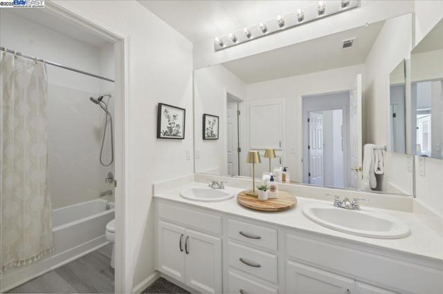 4946 Sequoia Ave, Dublin CA: https://media.crmls.org/mediaz/a123c3f4-f8be-494d-94a4-7bf9756391b2.jpg