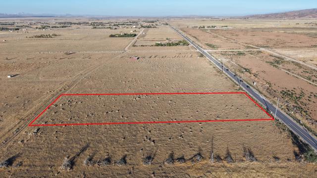 31 Ave C 15, Fairmont CA: https://media.crmls.org/mediaz/a1243b40-75ad-4159-b139-eb2d254ec997.jpg