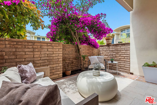 4715 La Villa Marina, Marina del Rey CA: https://media.crmls.org/mediaz/a125146d-0030-40df-8908-9455b45c0999.jpg