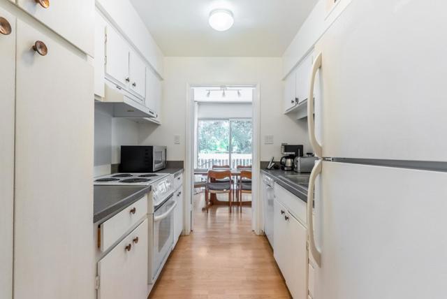 675 Sharon Park Drive, Menlo Park CA: https://media.crmls.org/mediaz/a1251a33-5df9-481e-b628-f25ae12ea093.jpg