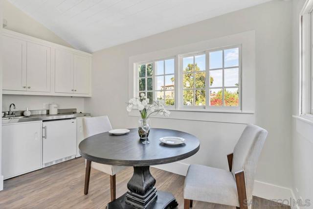 1864 Sunset Blvd, San Diego CA: https://media.crmls.org/mediaz/a12543c3-a770-41e9-b295-0075ceefd0f4.jpg