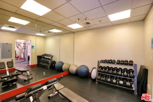 645 W 9th Street, Los Angeles CA: https://media.crmls.org/mediaz/a1258ffb-254d-4437-a78e-9976dd75f296.jpg