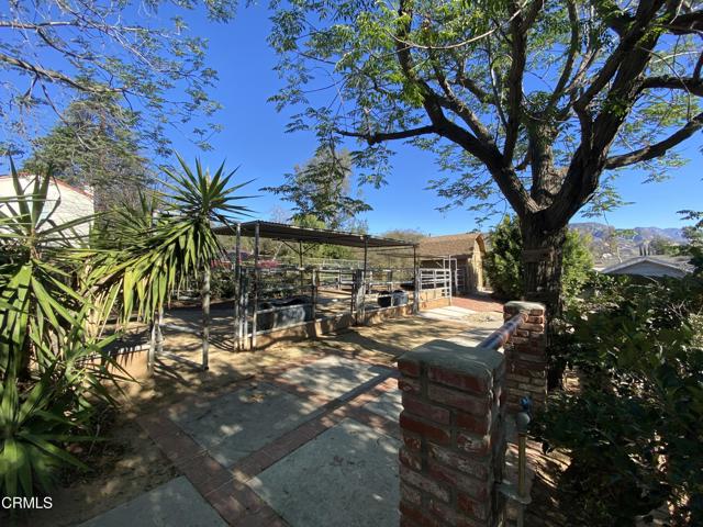 10315 Mcbroom Street, Sunland CA: https://media.crmls.org/mediaz/a125bccf-0245-4cf8-b448-8d32a6bb38ce.jpg