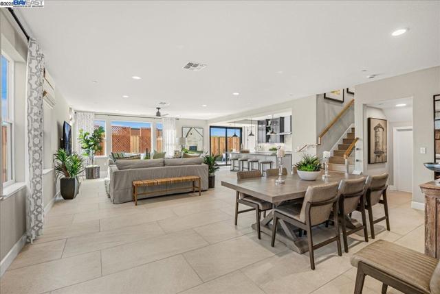 Image 4 of 53 For 32613 Singh Circle