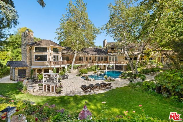 4535 Vanalden Avenue, Tarzana CA: https://media.crmls.org/mediaz/a1273ce9-204d-4714-b5b1-8556dd1d50b8.jpg
