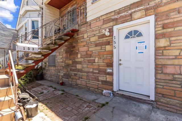 153 Silliman, San Francisco CA: https://media.crmls.org/mediaz/a1285d6d-a694-4691-9a5b-16fab792a366.jpg