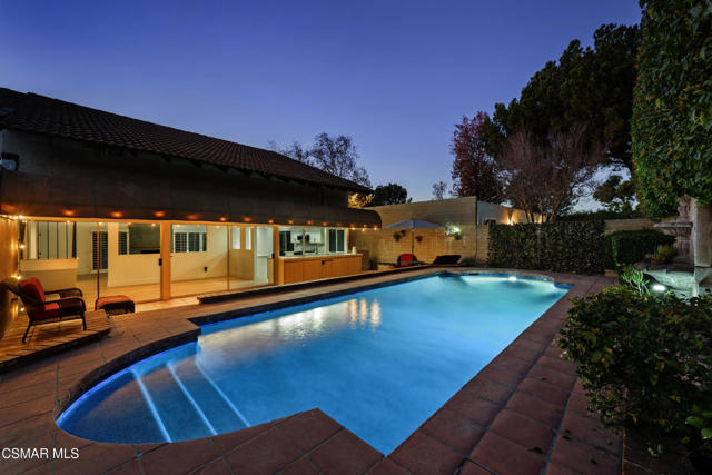 4524 Greengate Court, Westlake Village CA: https://media.crmls.org/mediaz/a1295988-d102-4e7b-9e1e-694c33e13eeb.jpg