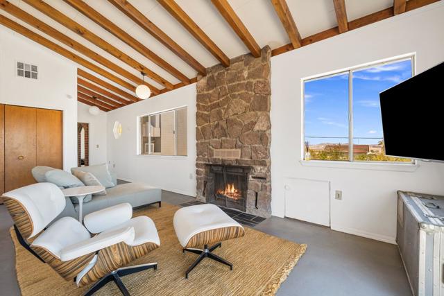 7648 Araby Avenue, 29 Palms CA: https://media.crmls.org/mediaz/a1295a1c-d838-4d42-b1bb-9f048df636f8.jpg