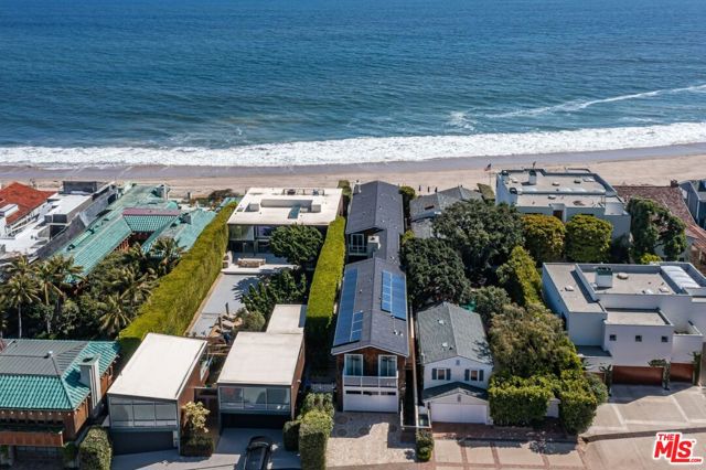 23812 Malibu Road, Malibu CA: https://media.crmls.org/mediaz/a1298716-73e7-4c2e-93a7-2200f83fbed5.jpg