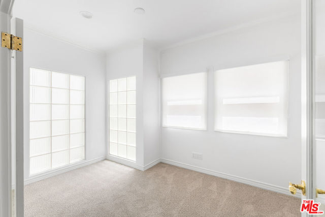502 Smithwood Drive, Beverly Hills CA: https://media.crmls.org/mediaz/a1298792-d37a-4fc7-89d9-bbe315d43fe8.jpg