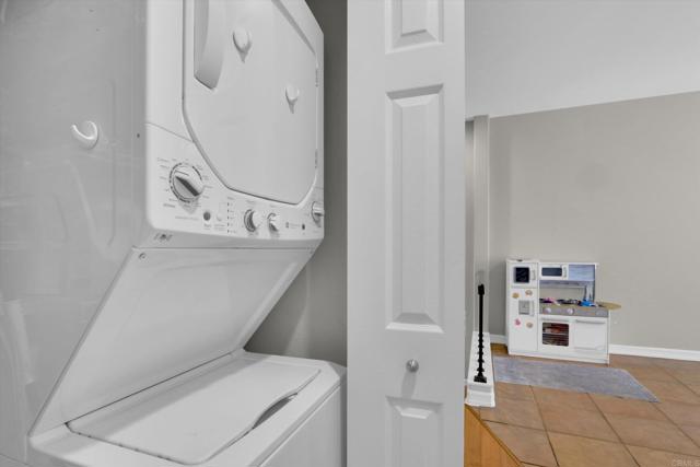 2640 Escala Circle, San Diego CA: https://media.crmls.org/mediaz/a1298d45-0630-4fdf-9f2d-f17df71f3422.jpg