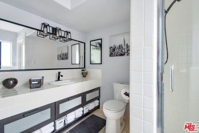 4223 Don Carlos Drive, Los Angeles CA: https://media.crmls.org/mediaz/a12adf95-d645-45ca-a04e-da1f38fcb718.jpg