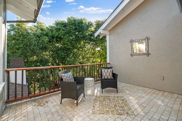 23447 Skyview Terrace, Los Gatos CA: https://media.crmls.org/mediaz/a12b216e-59c7-435f-b425-223725d641b2.jpg